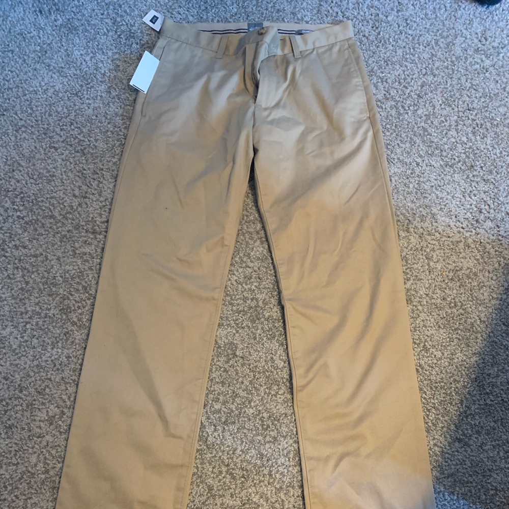 Men’s Gap khakis